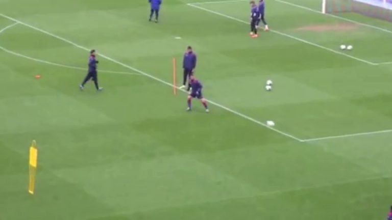 【起点を作って崩す！】楔の連携を生かして外を走らせるパス回し＆シュート練習