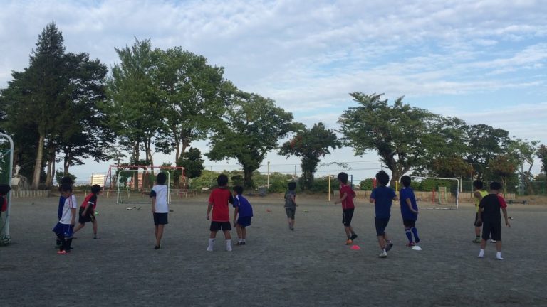 塩釜FC-小スクールが実践している靴飛ばしトレーニング！